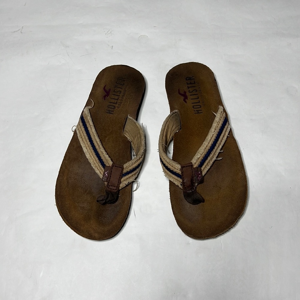 Holllister Flip flops size 9